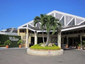 Sangster International airport transfer to Royal Decameron